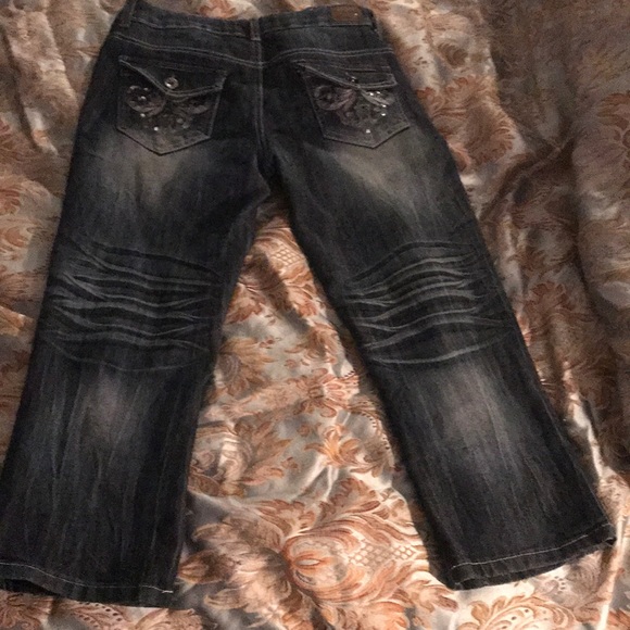 Capris - Picture 2 of 3